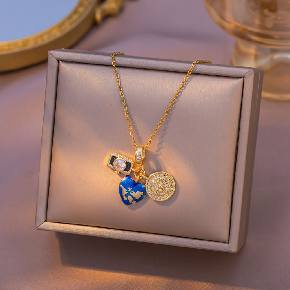 5:Yxl9353 camera world necklace gold