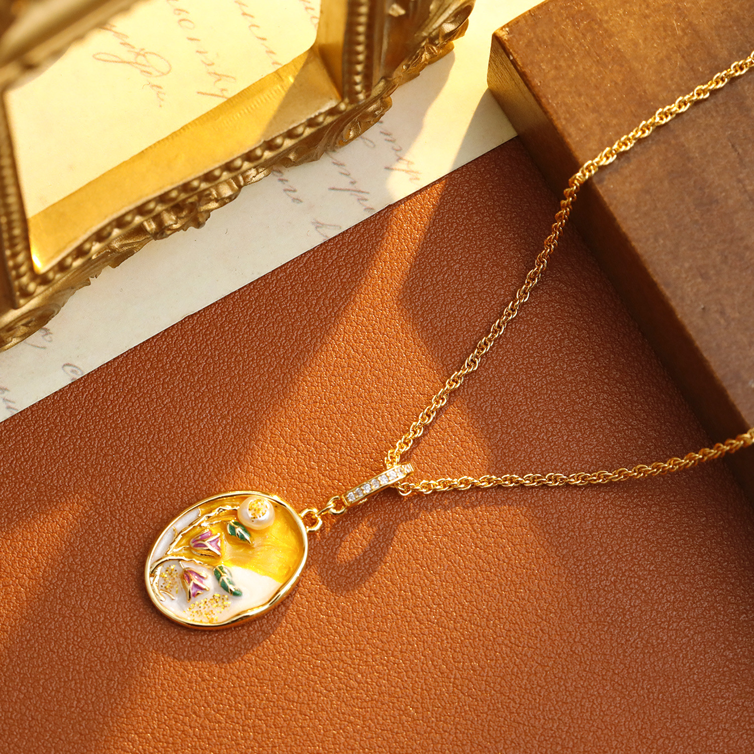 18K gold + golden yellow + white