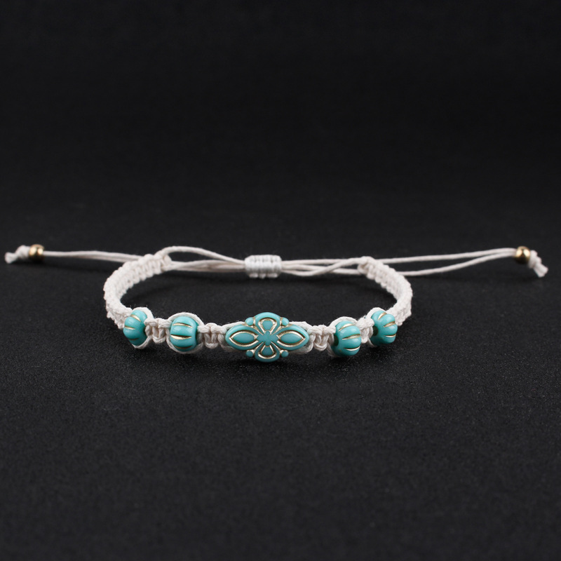 4:Hand-woven adjustable bracelet