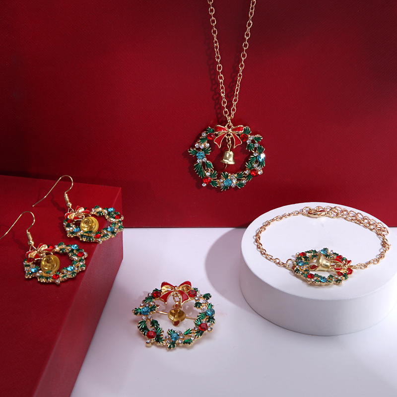 1:Golden wreath Bell four-piece set