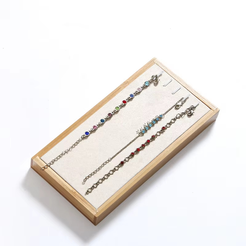 Beige long chain pallet