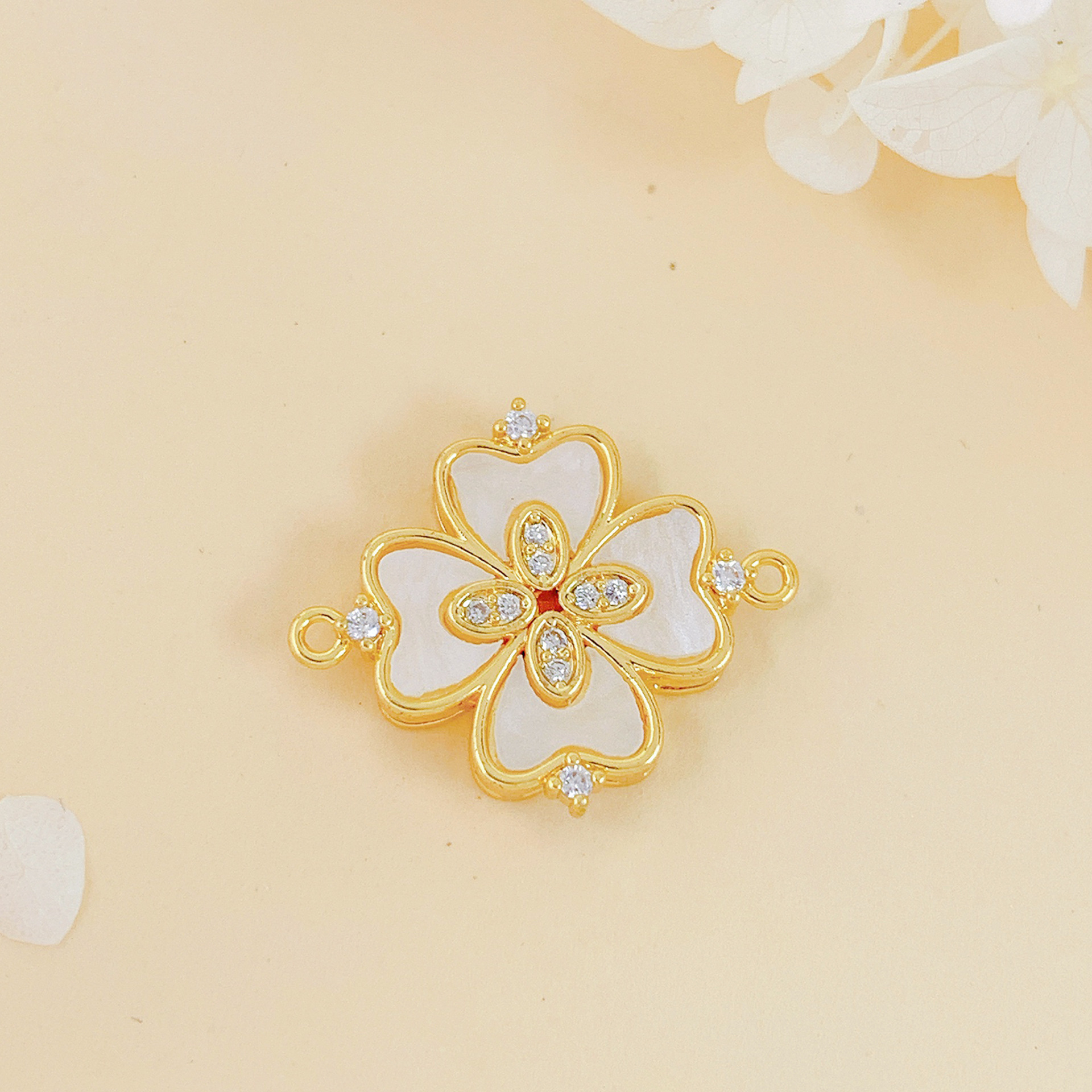 10:Sl585 four-petal flower pendant gold