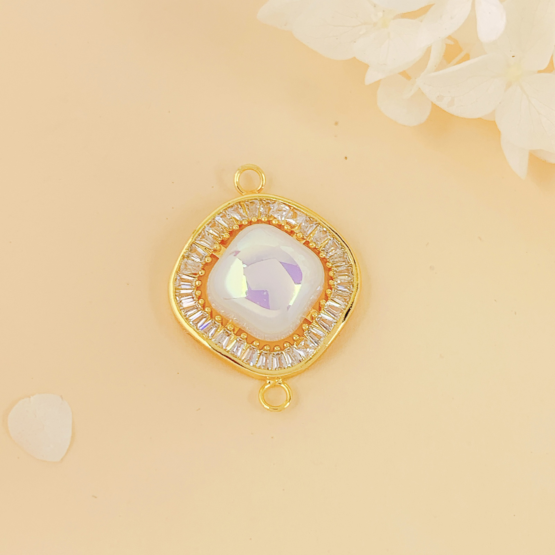 12:Sl611 square pearl pendant gold