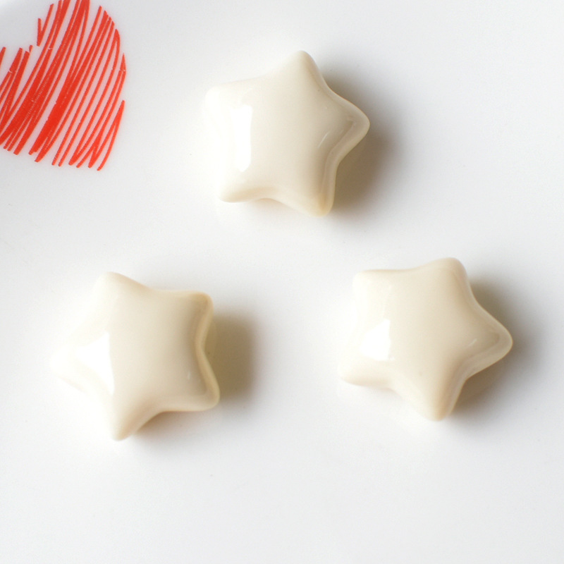 7:Beige five-pointed star