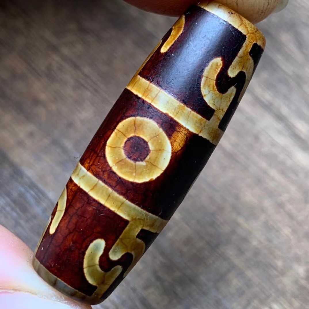 7:Lotus teacher has three eyes