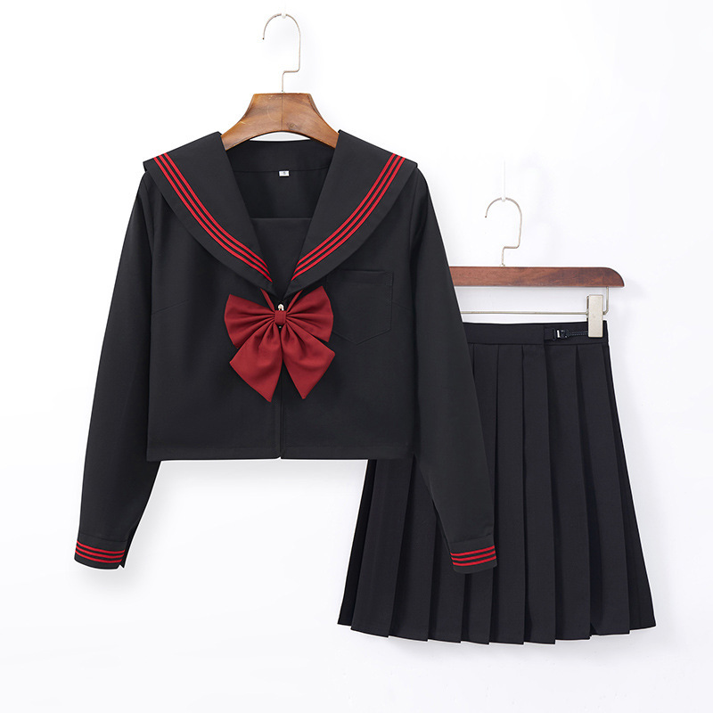 Long-sleeved suit (comes with red bow tie)