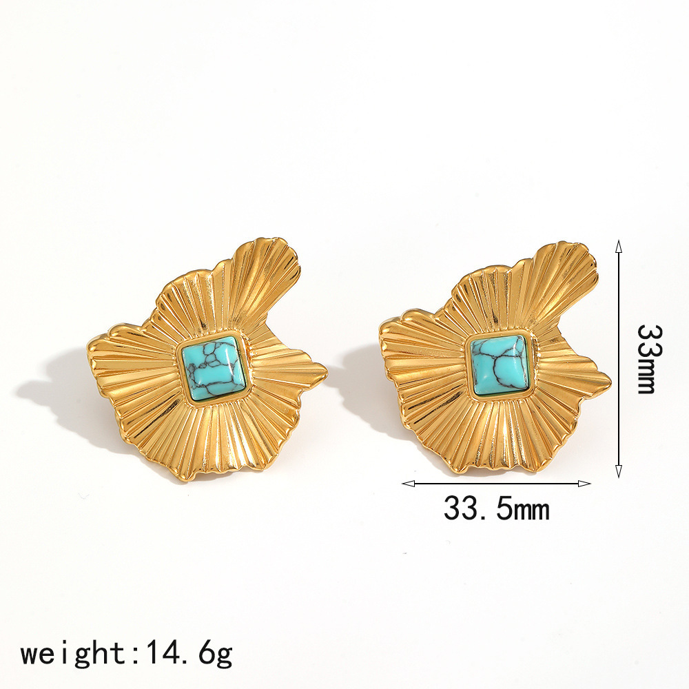 3:Ear studs
