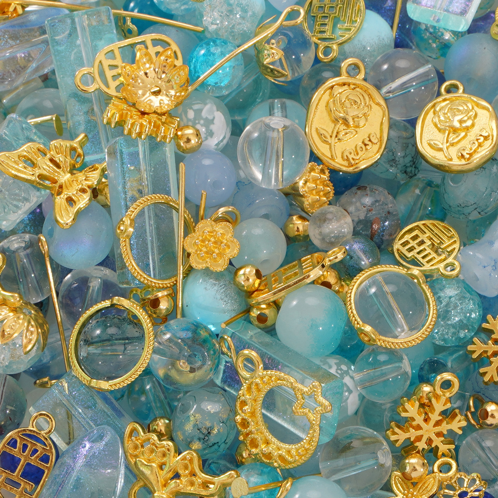 4:Blue sea and blue sky