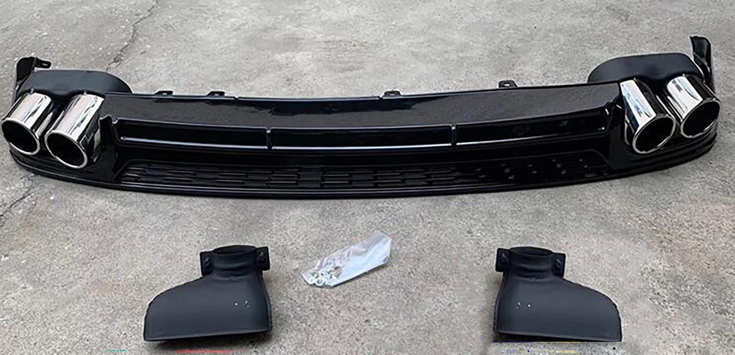 Bright black back lip   Silver Tail throat