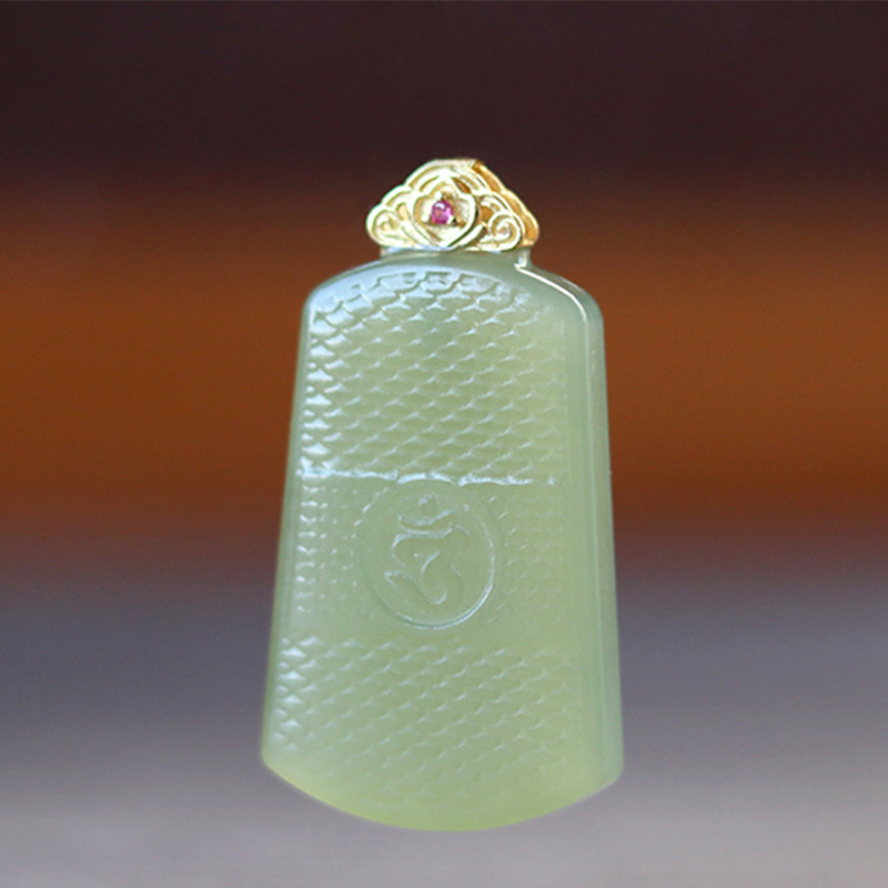 1:1 pendant lighter in color