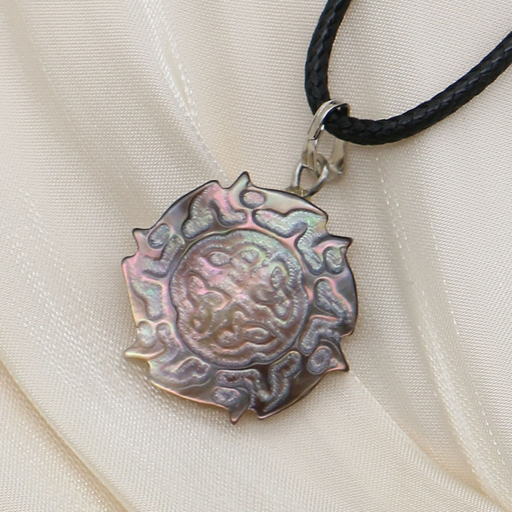 4:Black butterfly shell necklace