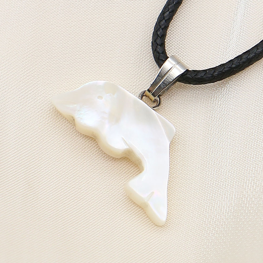 White butterfly shell necklace