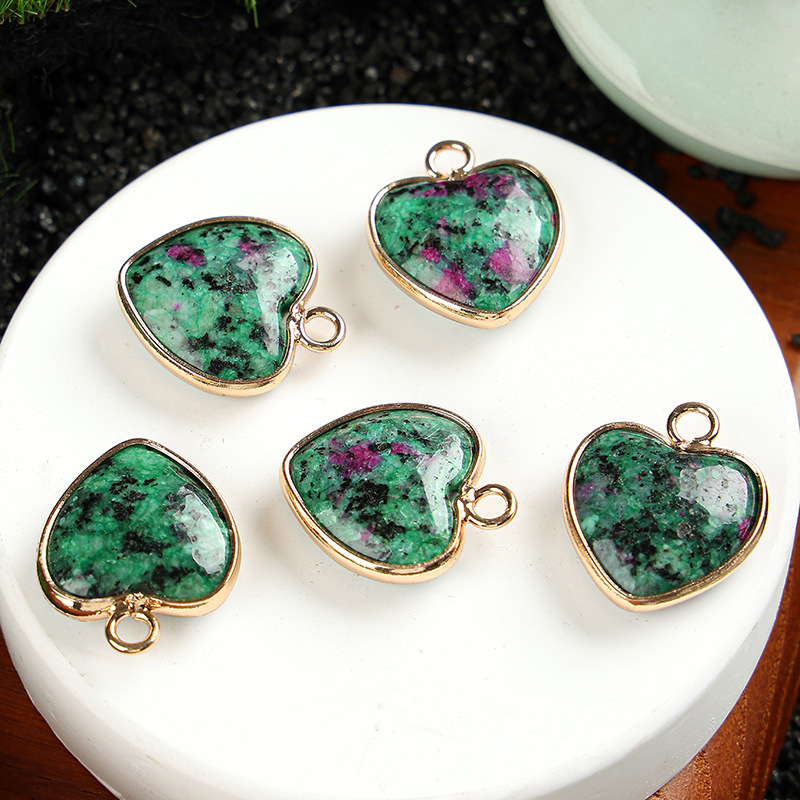 13:Red and green treasure