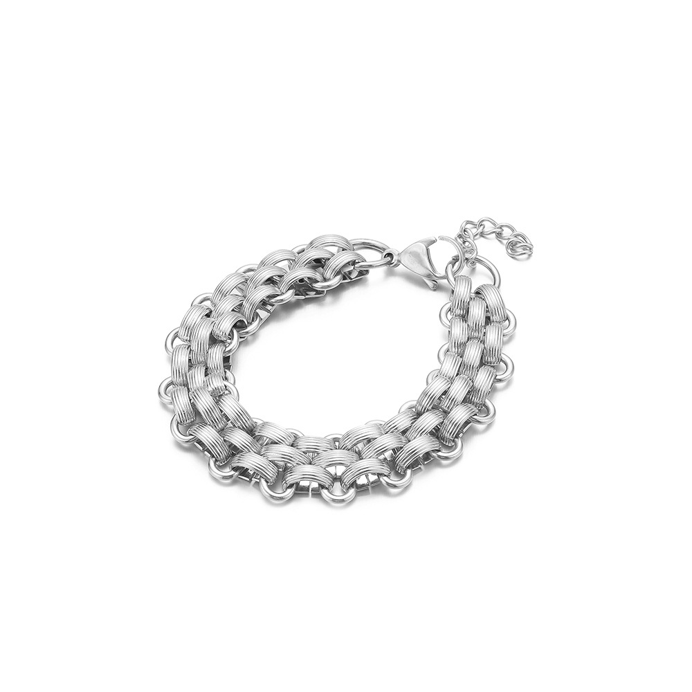 4:The bracelet is steel color