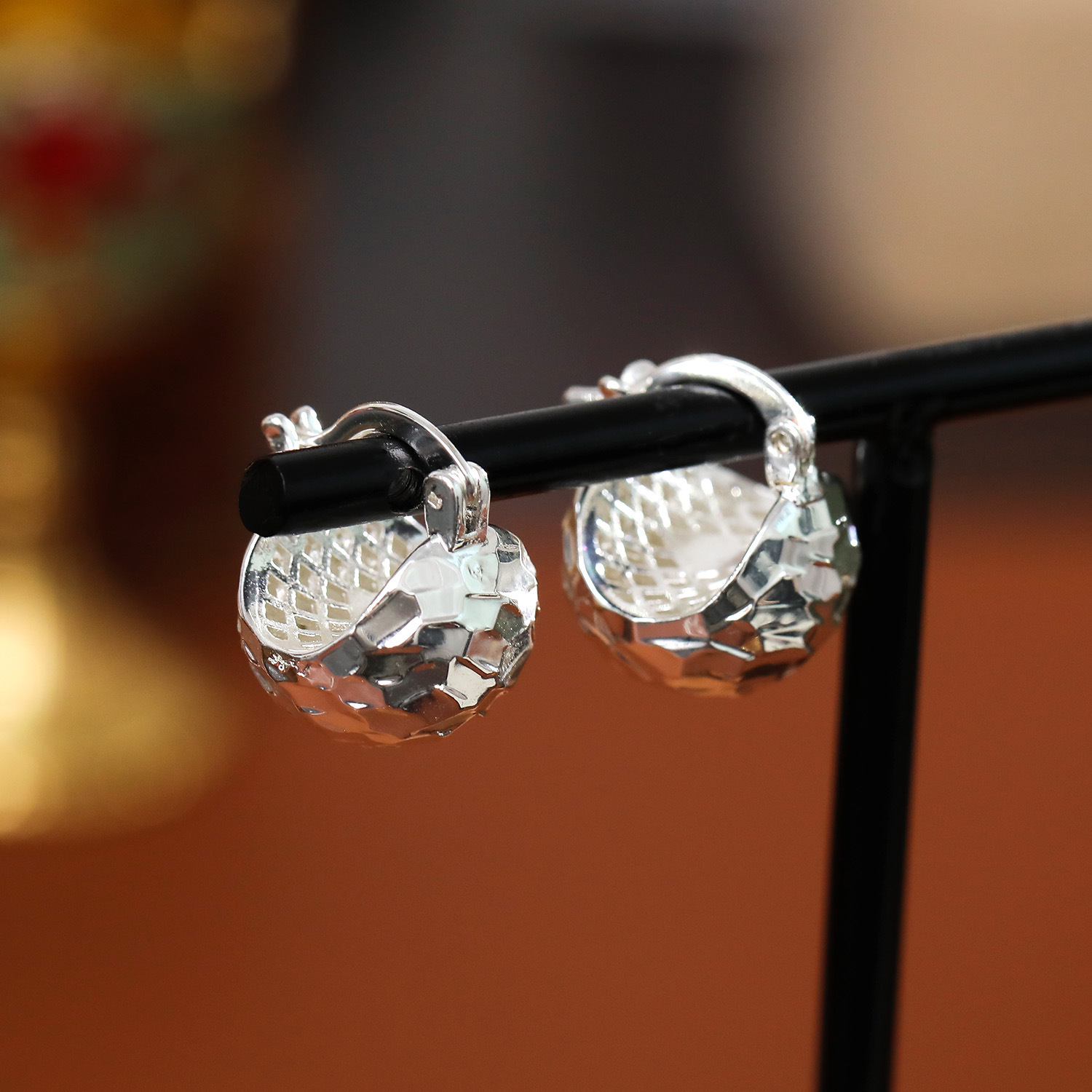 2:Thick silver plating