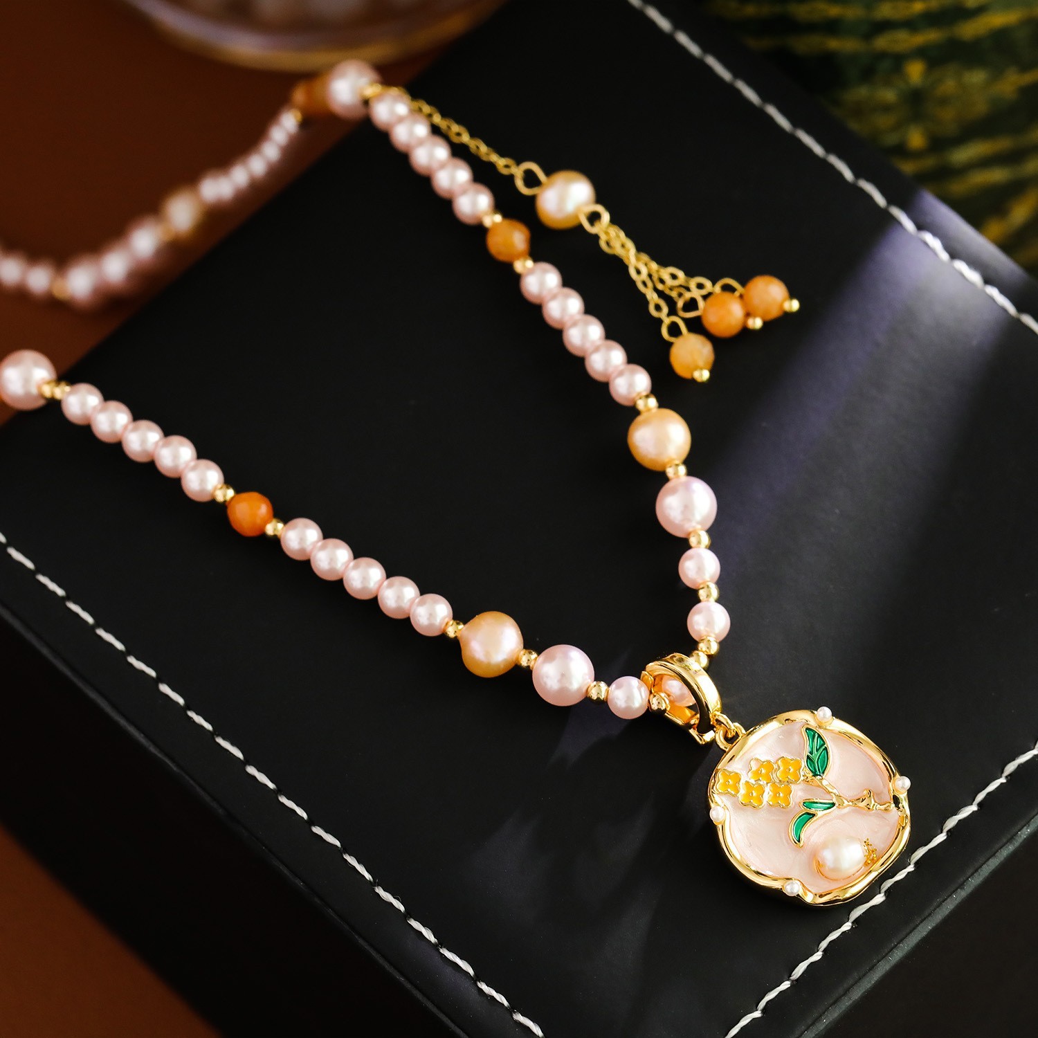 2:18k gold   pearlescent powder base