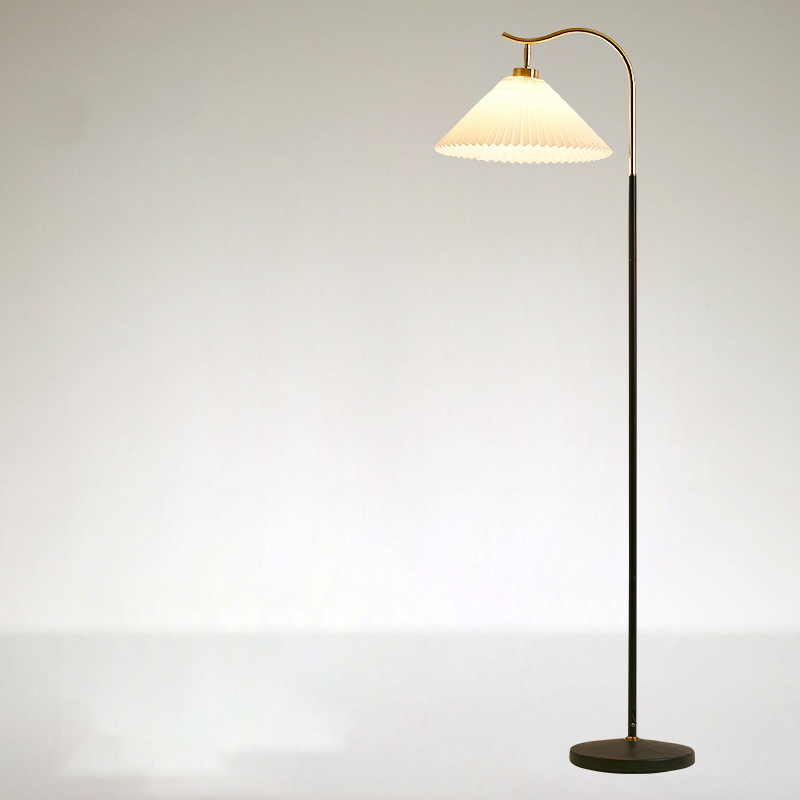 Beige lampshade 12 watt warm light