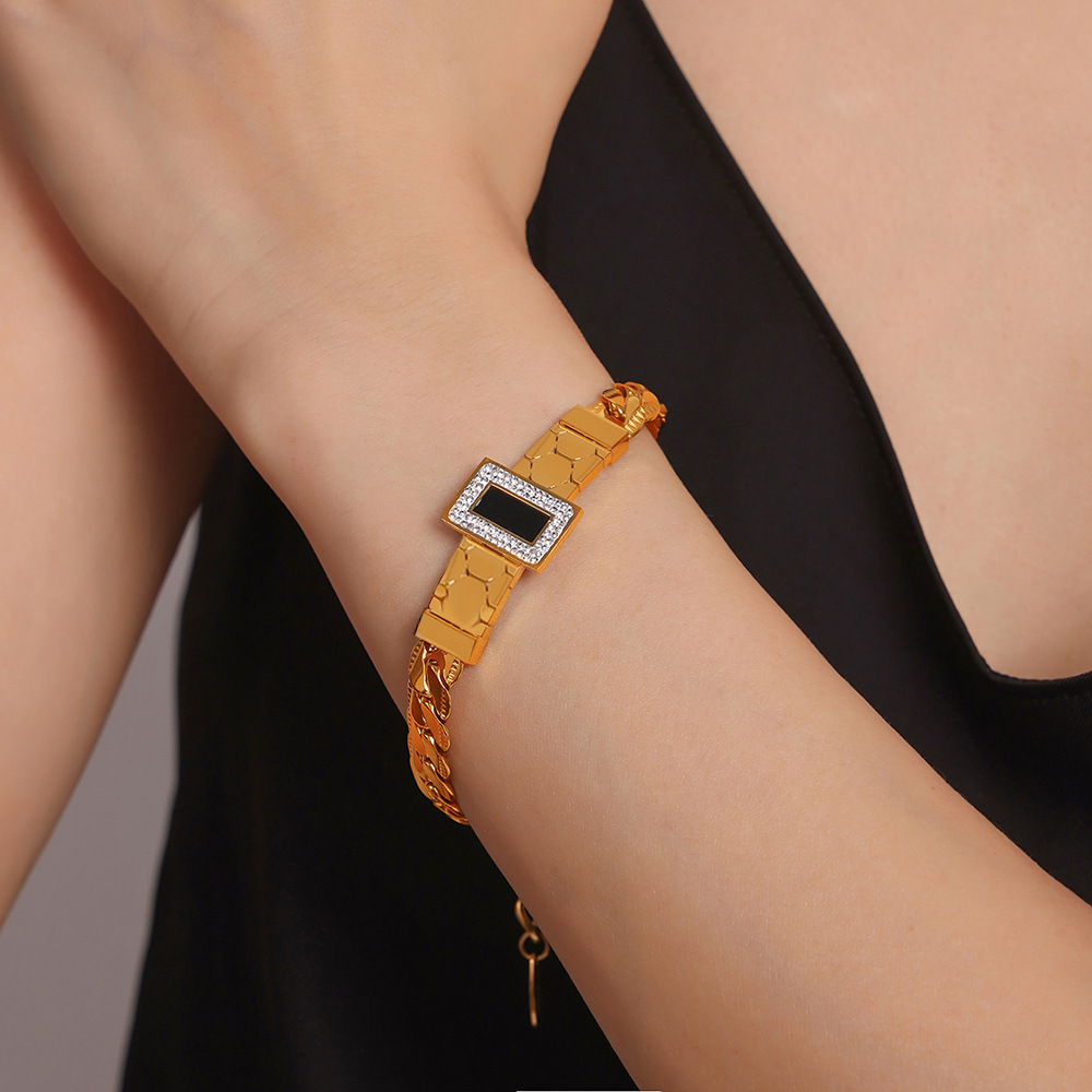 2:E068-gold black acrylic bracelet-17   5cm
