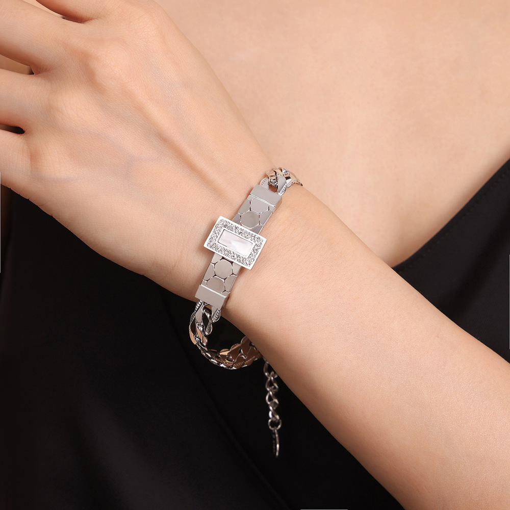3:E068-silver white seashell bracelet-17   5cm