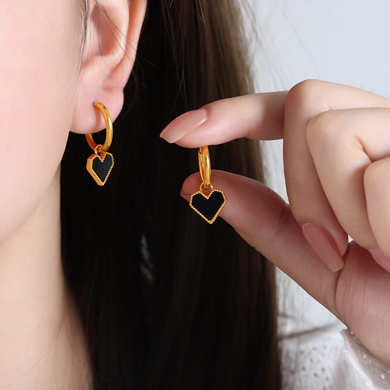 13:F1000-gold black acrylic earrings