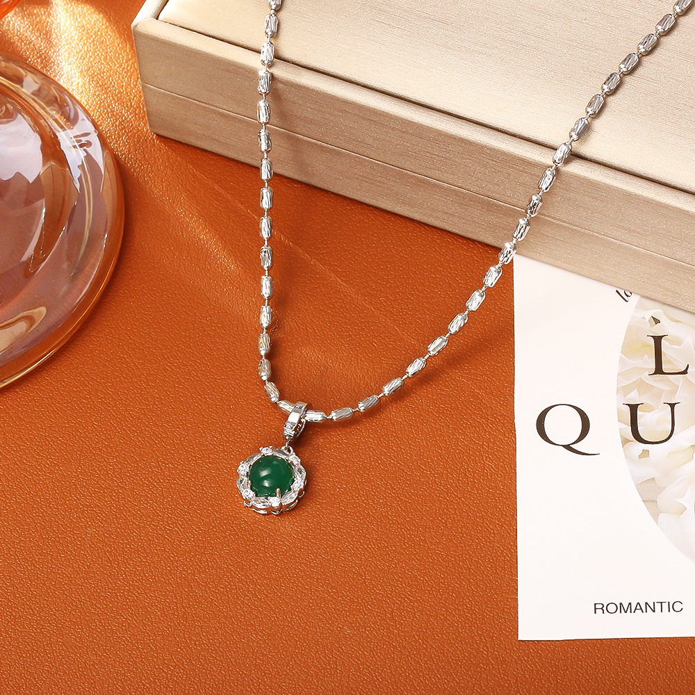 Cylindrical chain green agate necklace