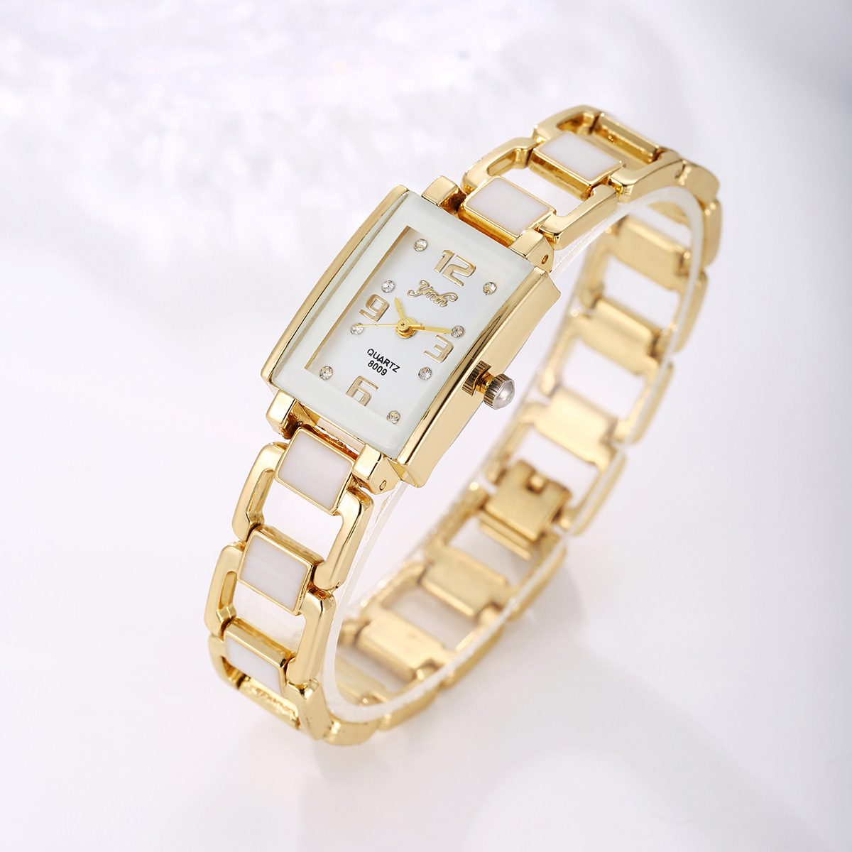 1:Golden white surface