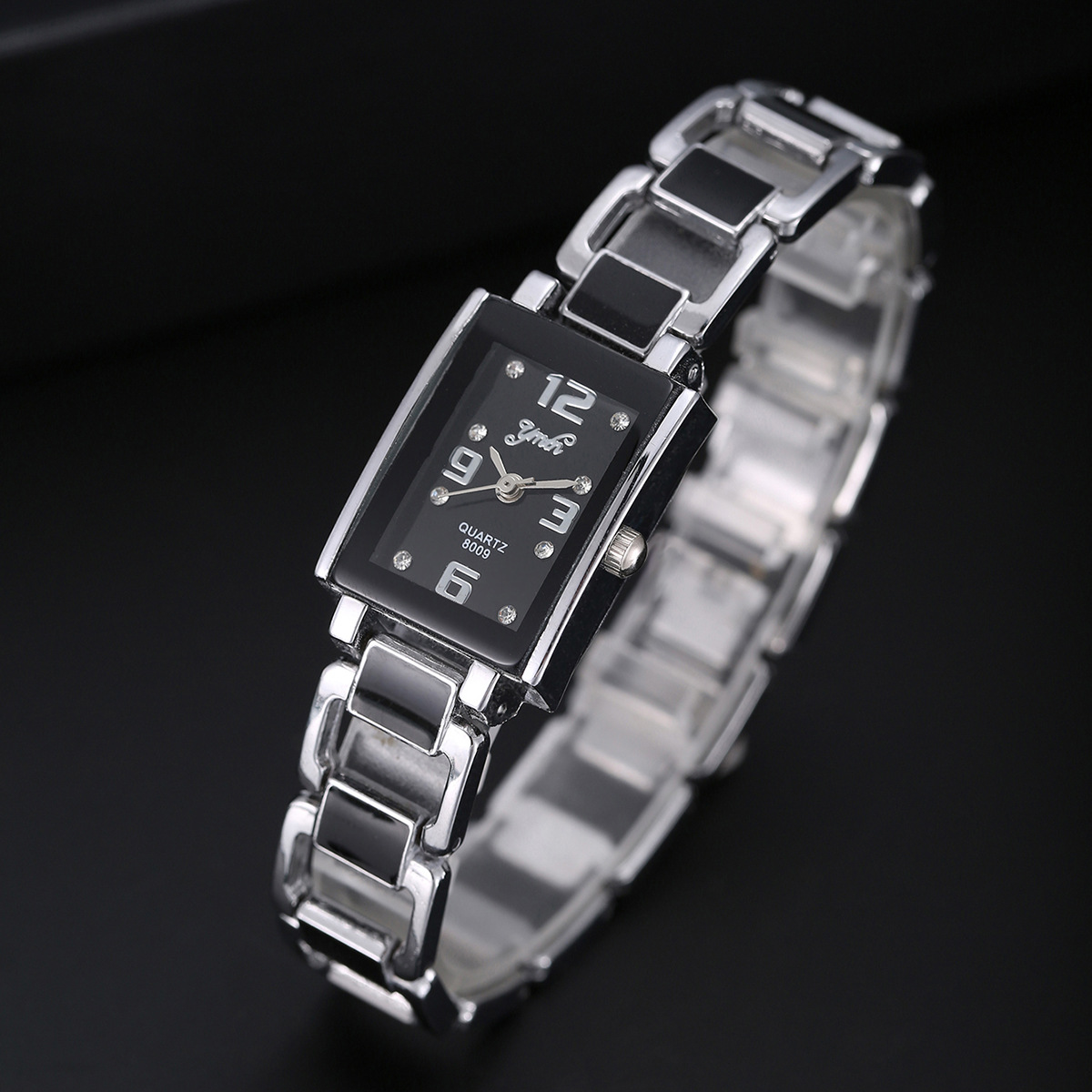 4:Silver black surface