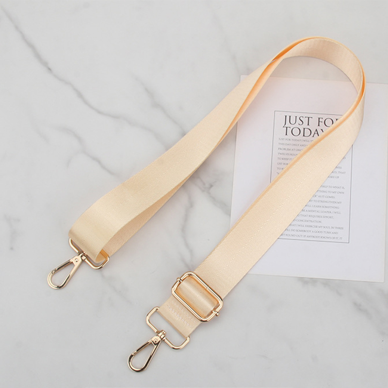 3.8 herringbone light yellow-gold buckle