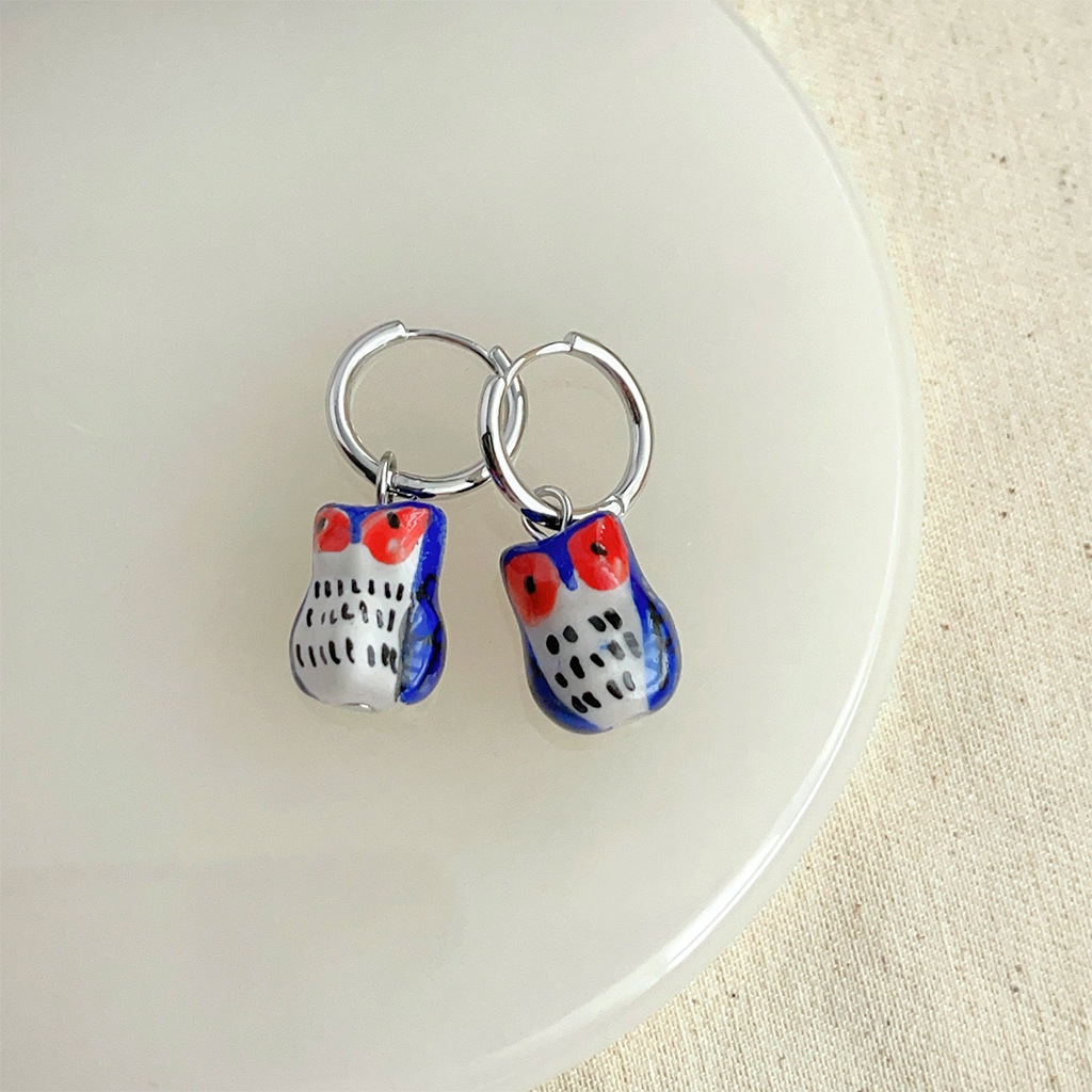 4172 hand-painted owl earrings