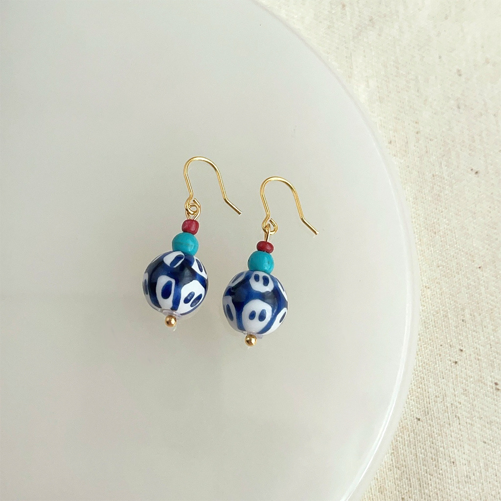 1:4206 Blue and Flower Hydrangea Earrings