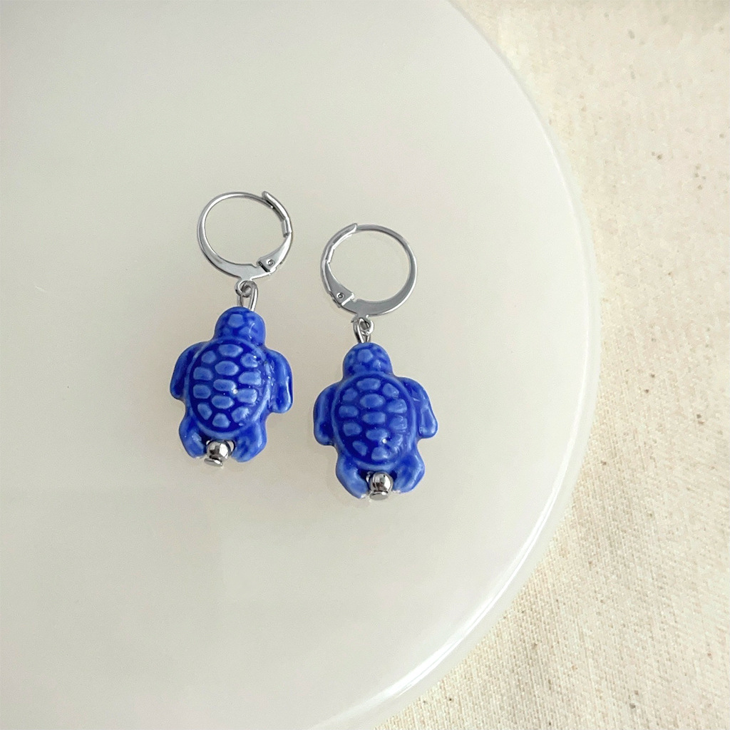 7:4202 blue and green turtle earrings
