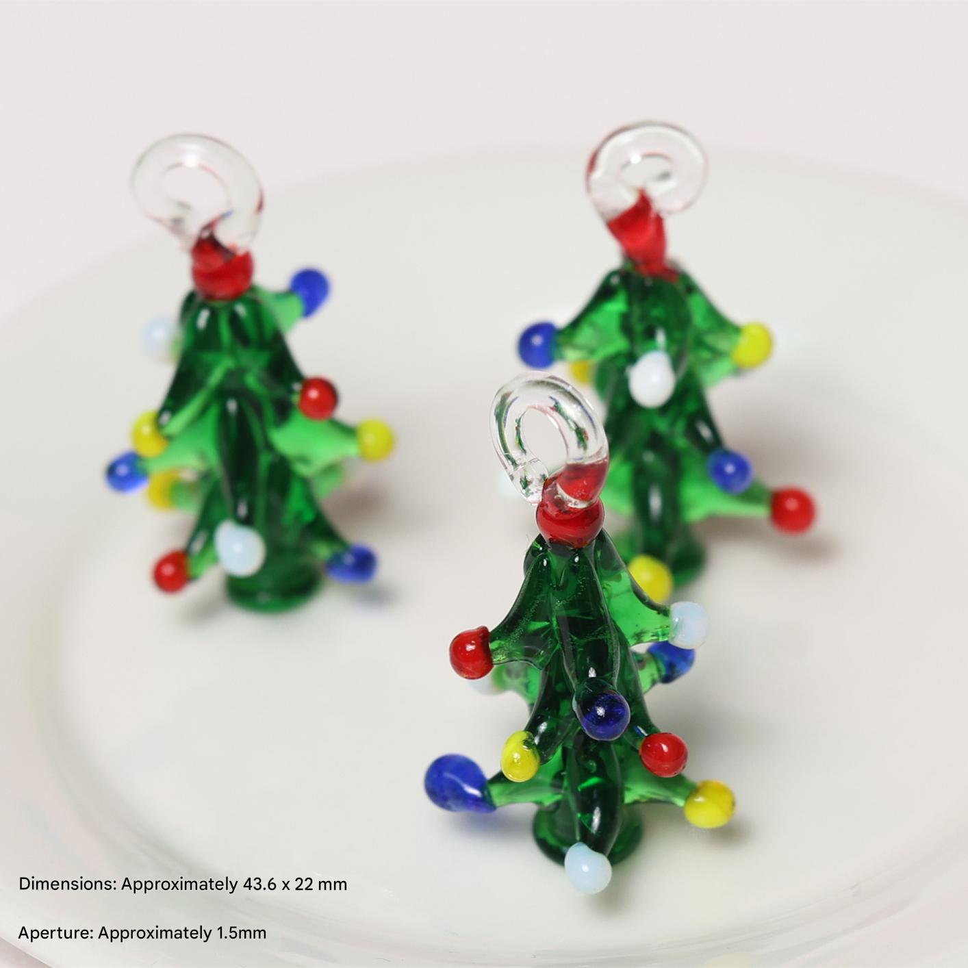 7:Three-dimensional large christmas tree