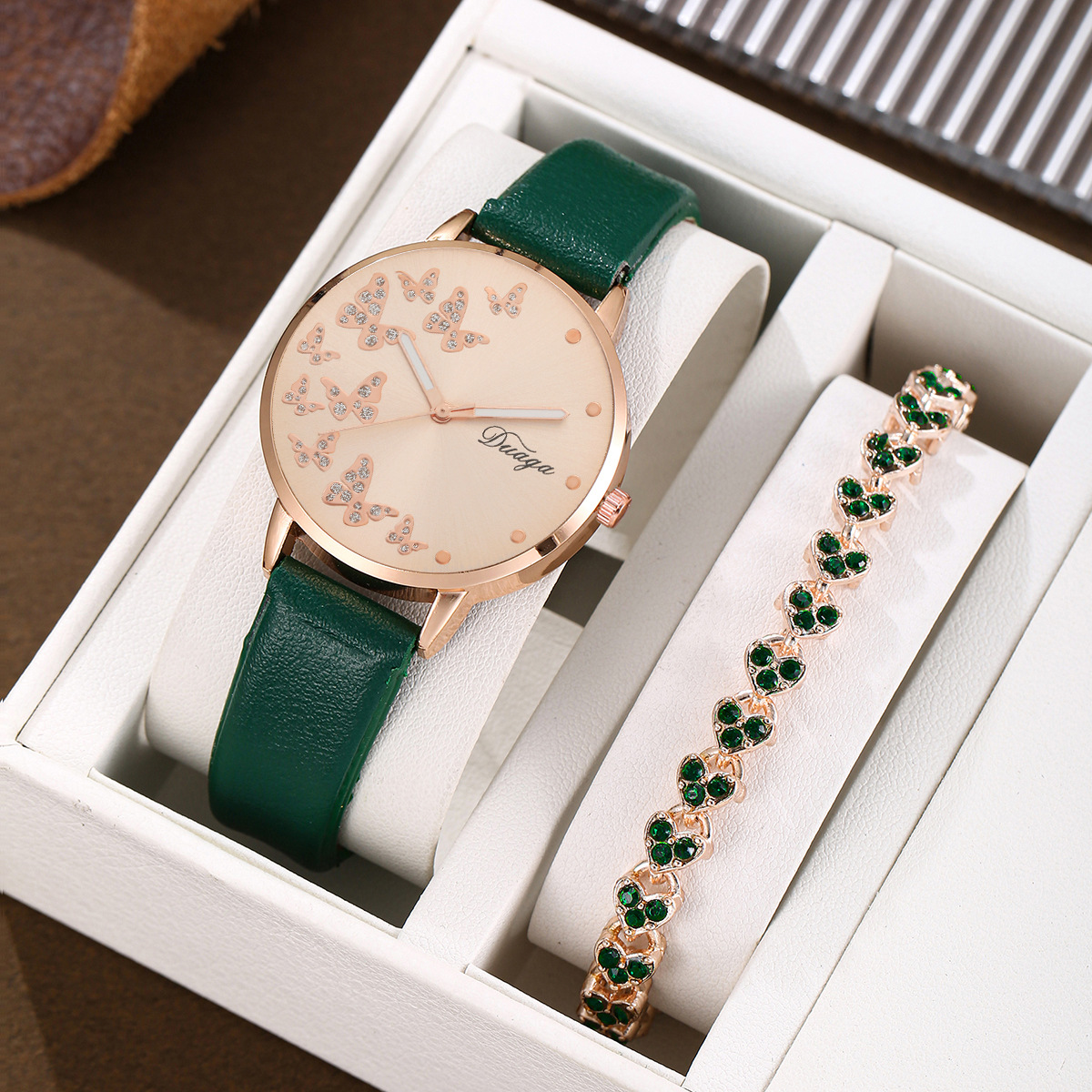 8:Green Heart Bracelet set