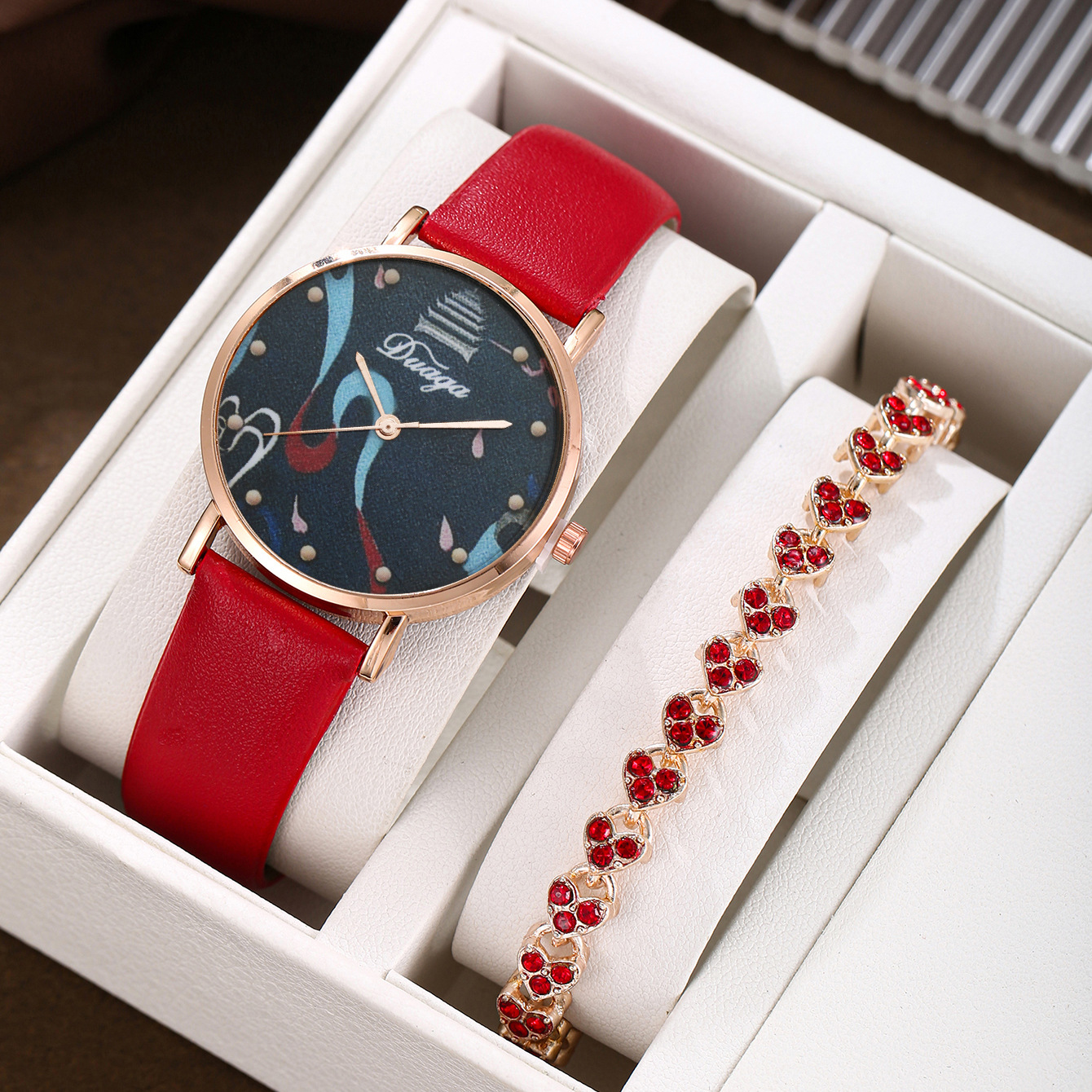 6:A set of red single heart-shaped bracelets