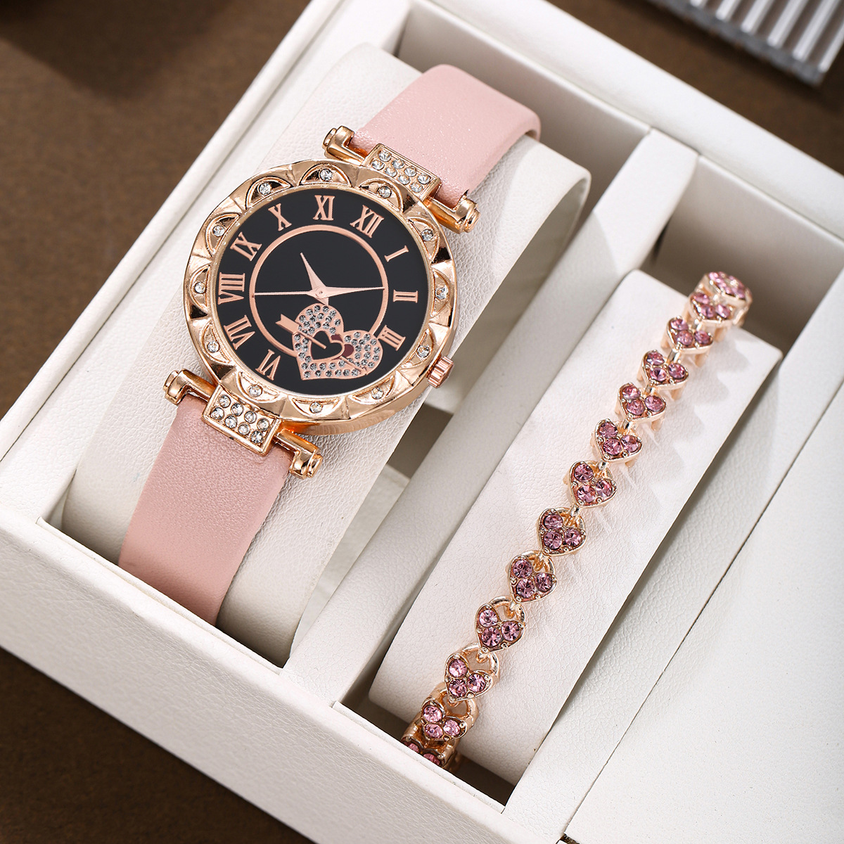 5:A pink single heart-shaped bracelet set