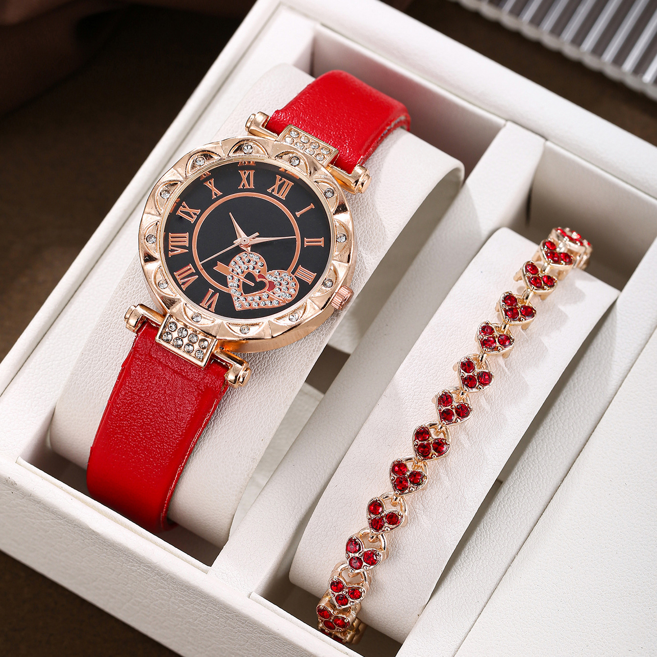 6:A set of red single heart-shaped bracelets