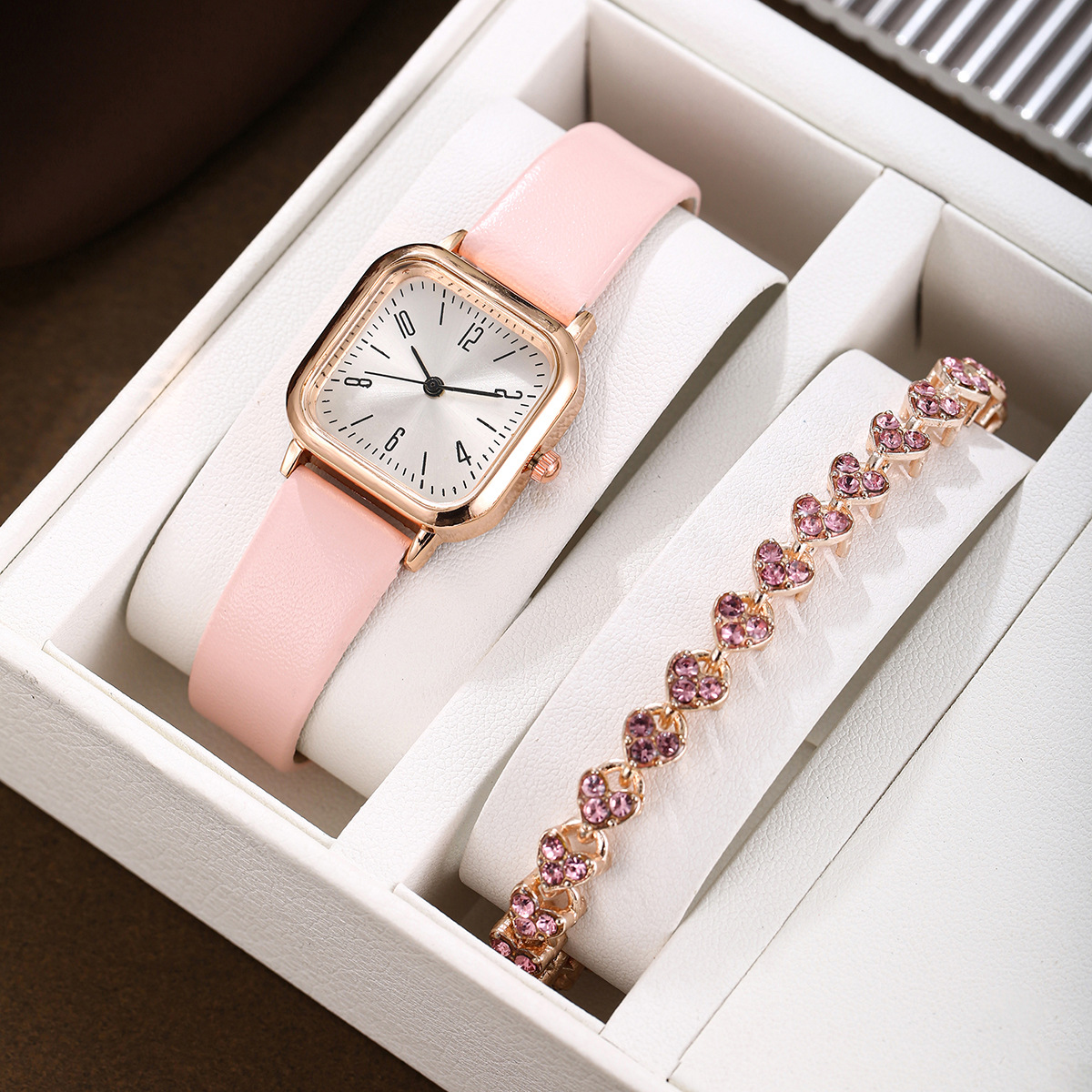 5:Pink heart-shaped bracelet set