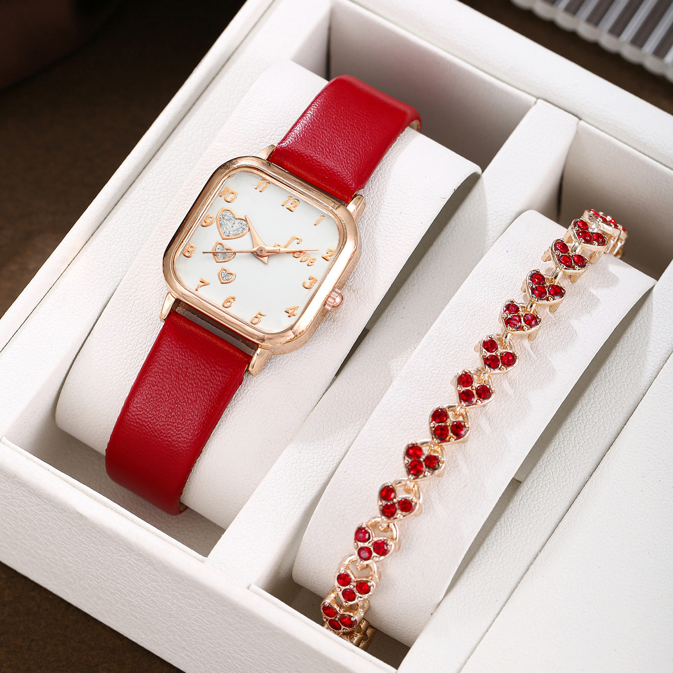 6:Red heart-shaped bracelet set