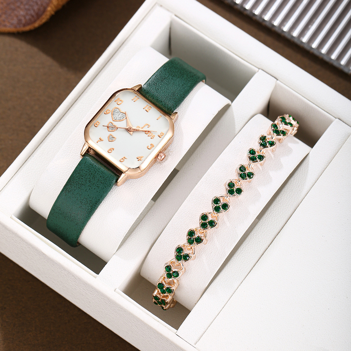 8:Green Heart Bracelet set