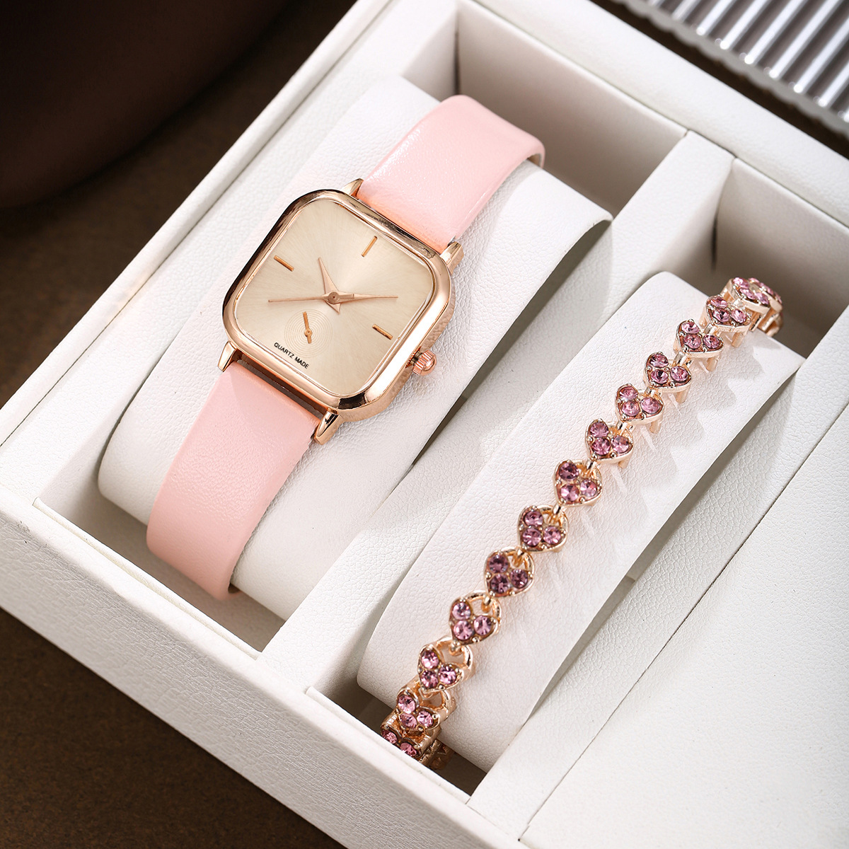 5:Pink heart-shaped bracelet set