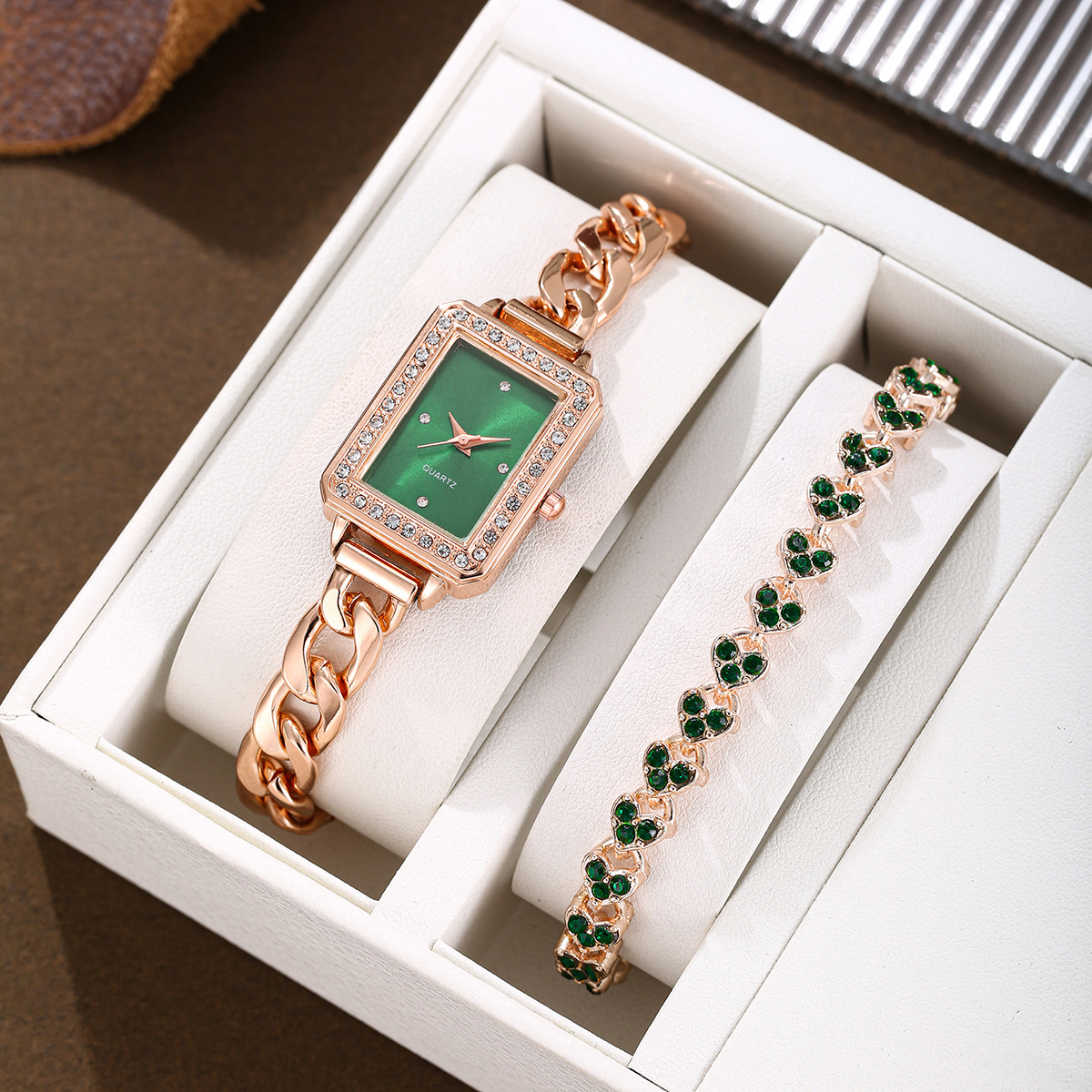 8:Green Heart Bracelet set