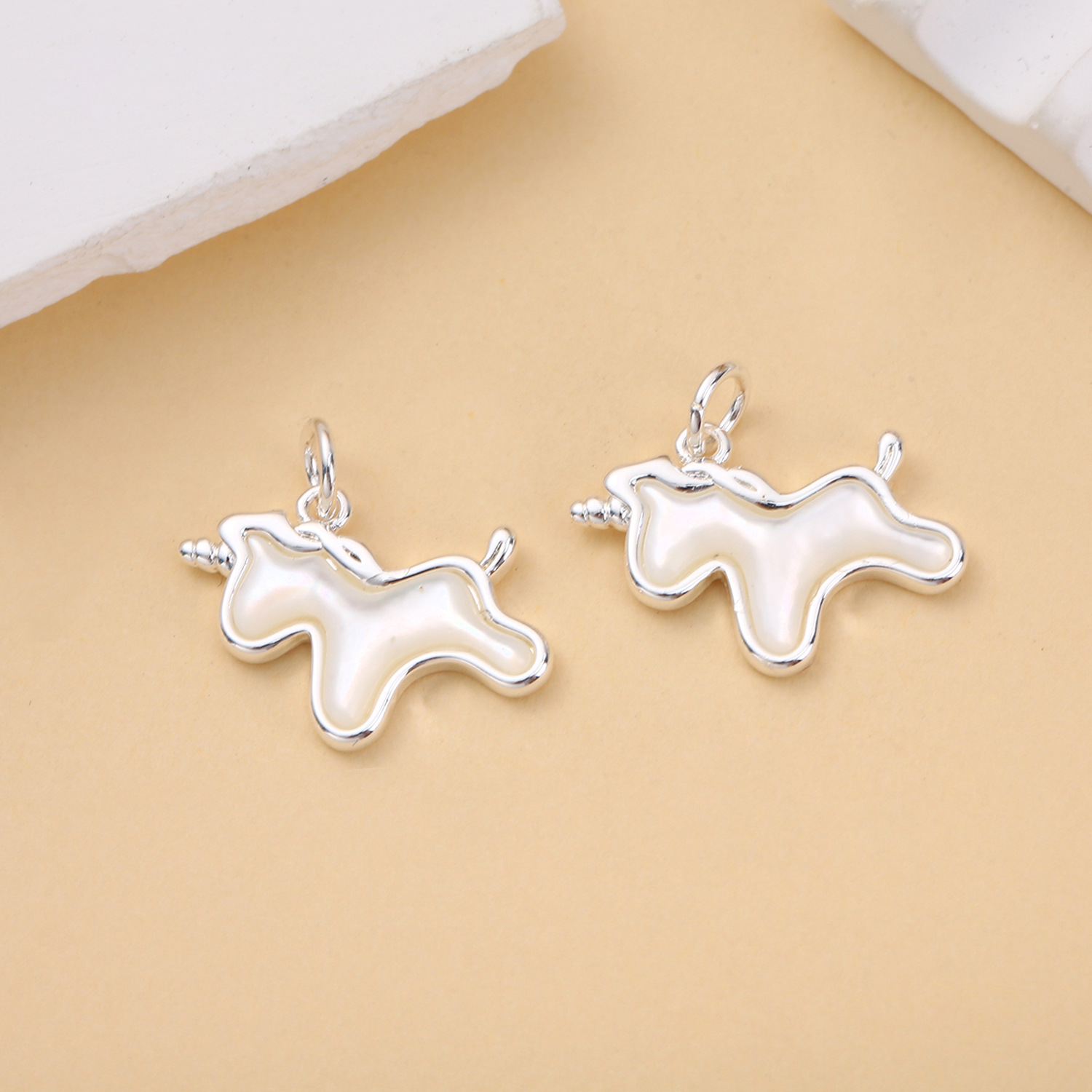 2:Silver white shell [16*12.5mm]