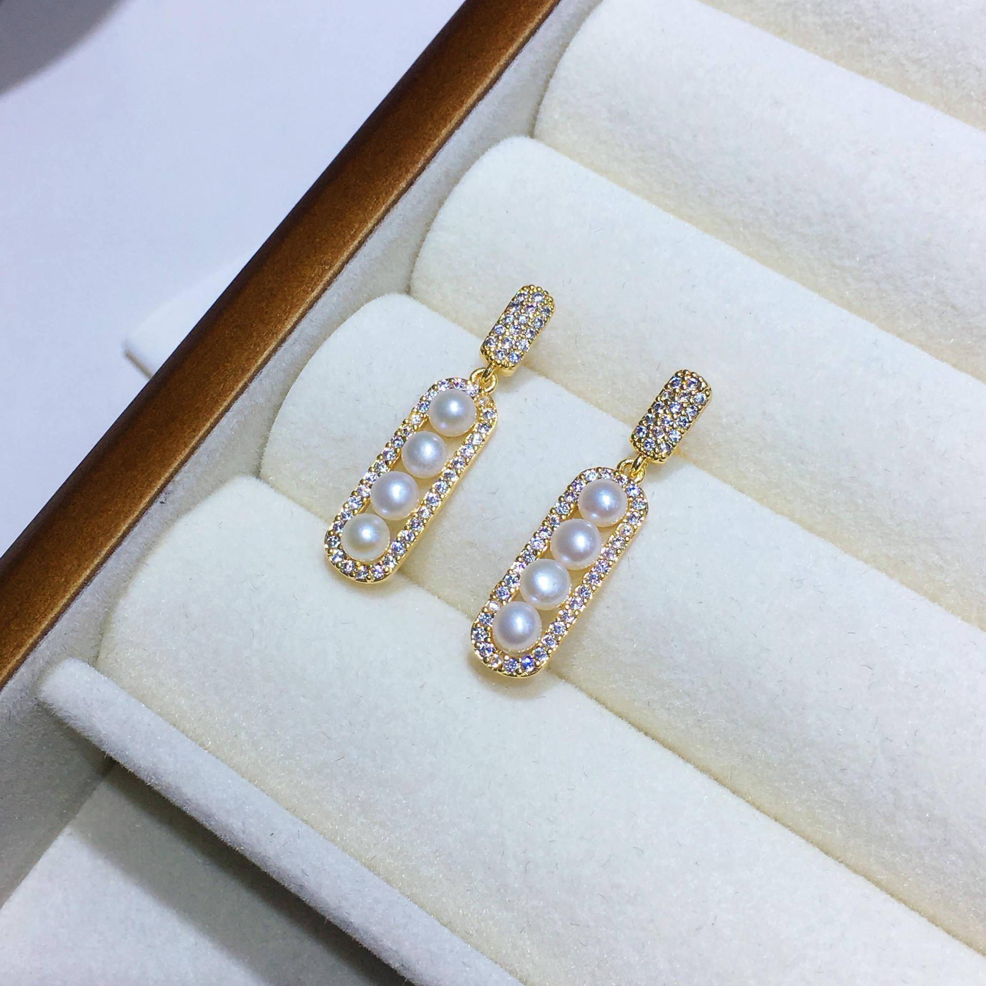 2:One-line stitch earrings (14k gold injection) natural freshwater fat steamed bun pearls