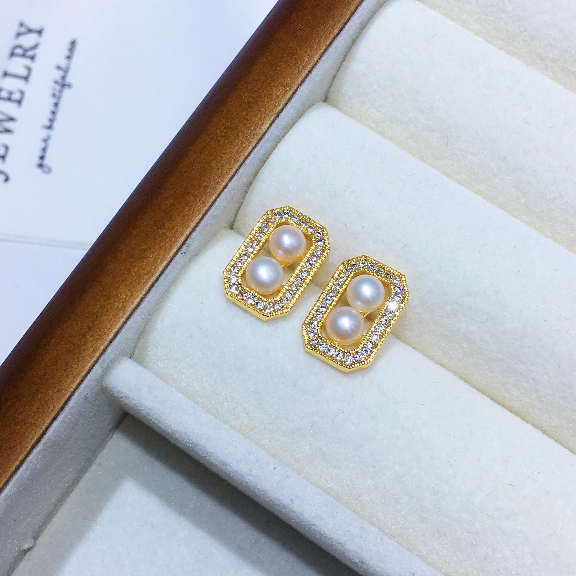 3:Rectangular earrings (14k gold injection) natural freshwater fat steamed bun pearls