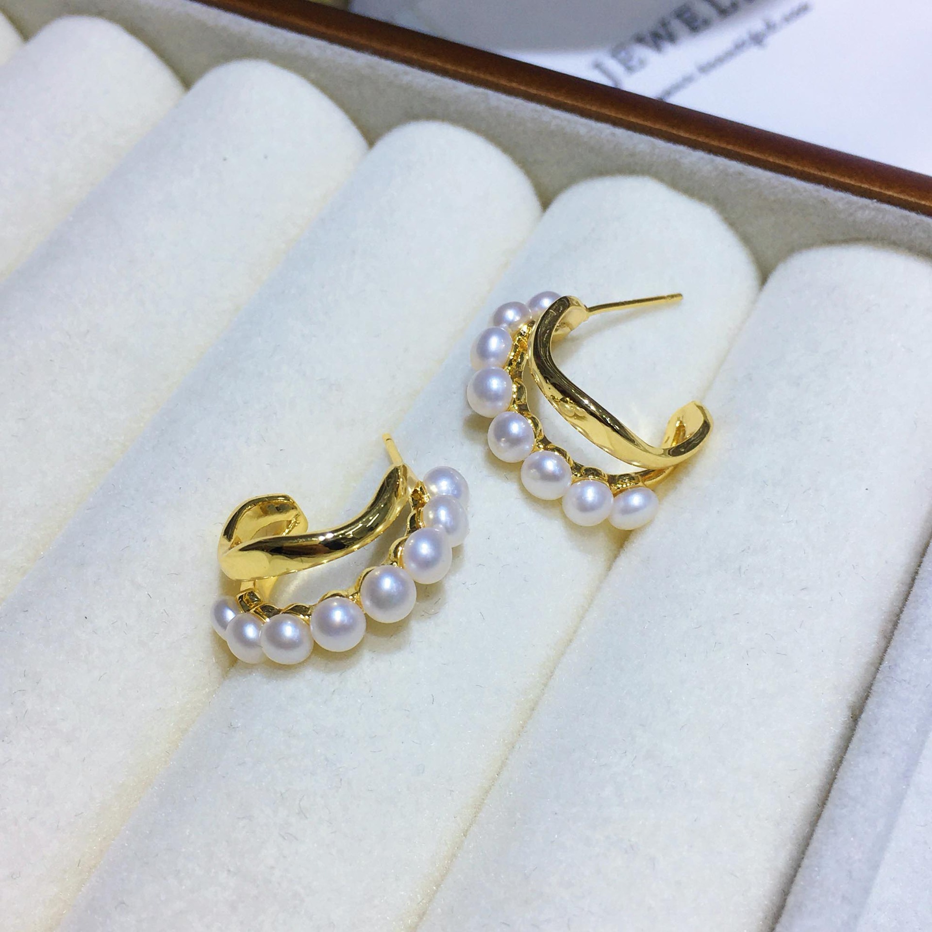 5:Half-circle earrings (14k gold injection) natural freshwater fat steamed bun pearls