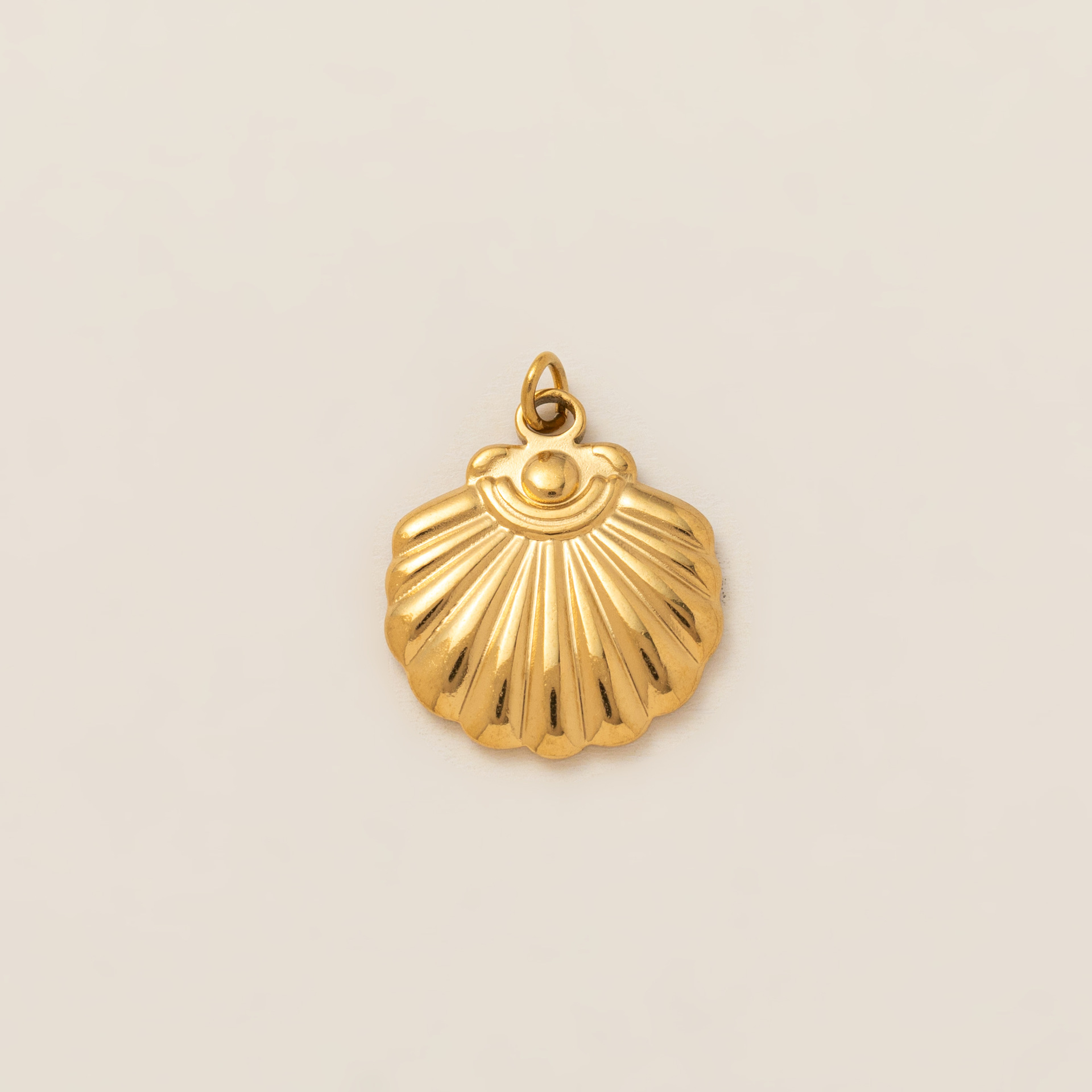 6:Shell pendant no. 1