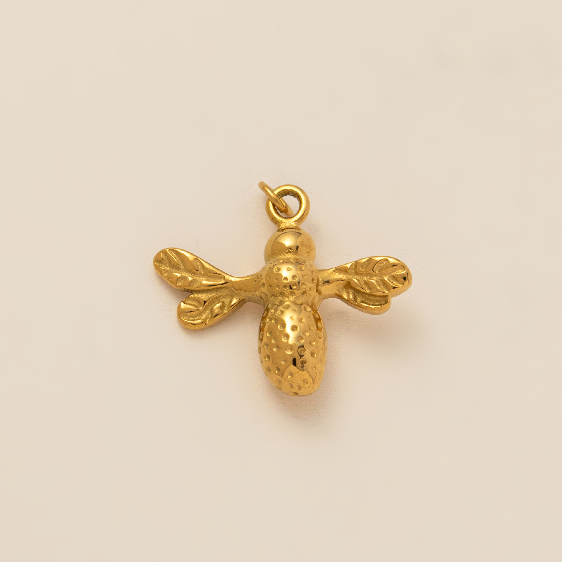 10:Bee pendant