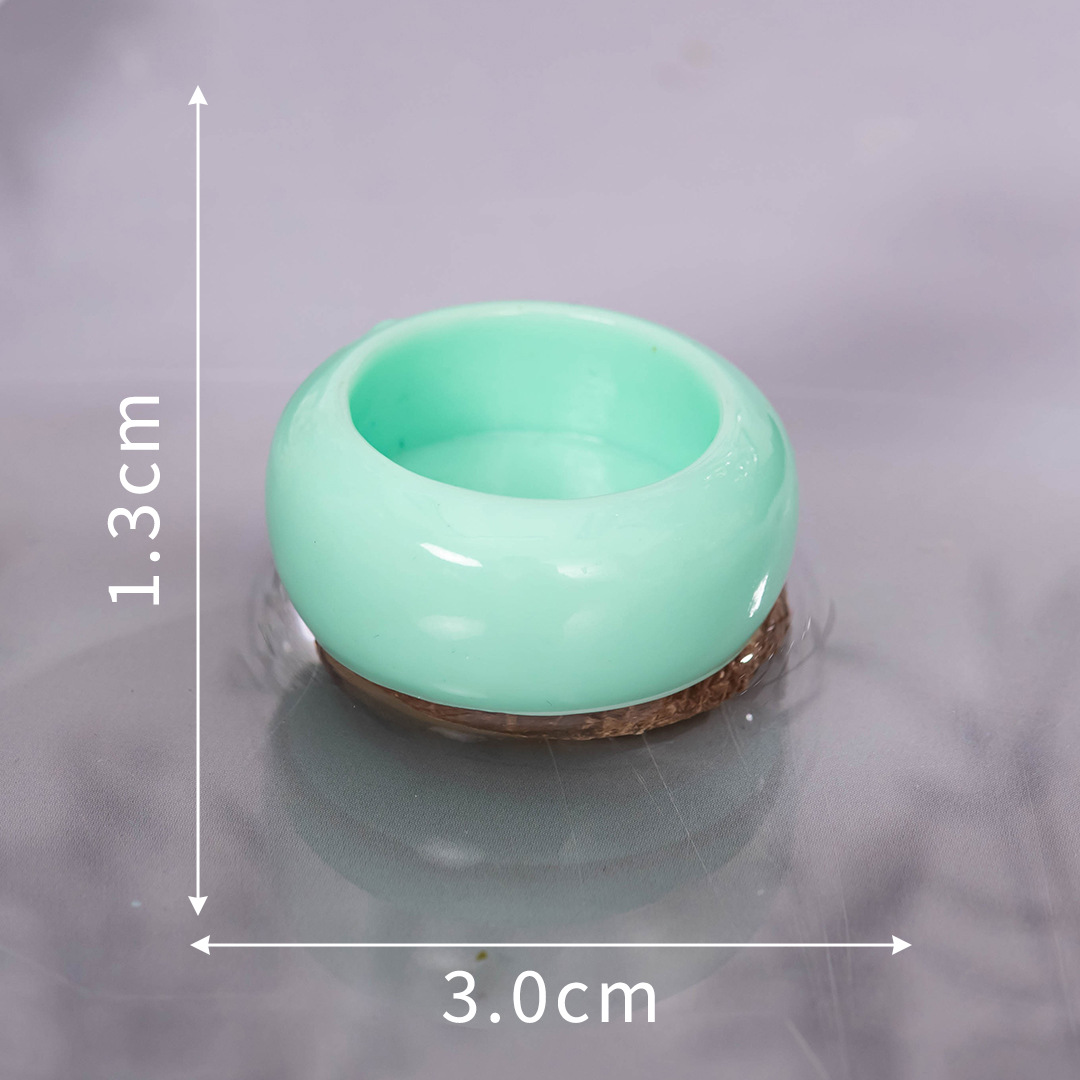 13:No. 13 green tea can