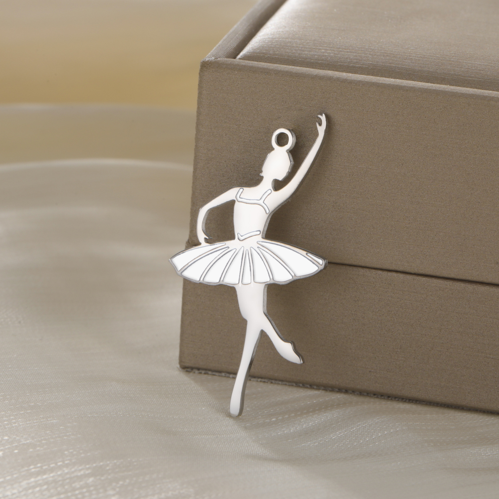 1:Steel color-ballerina 1