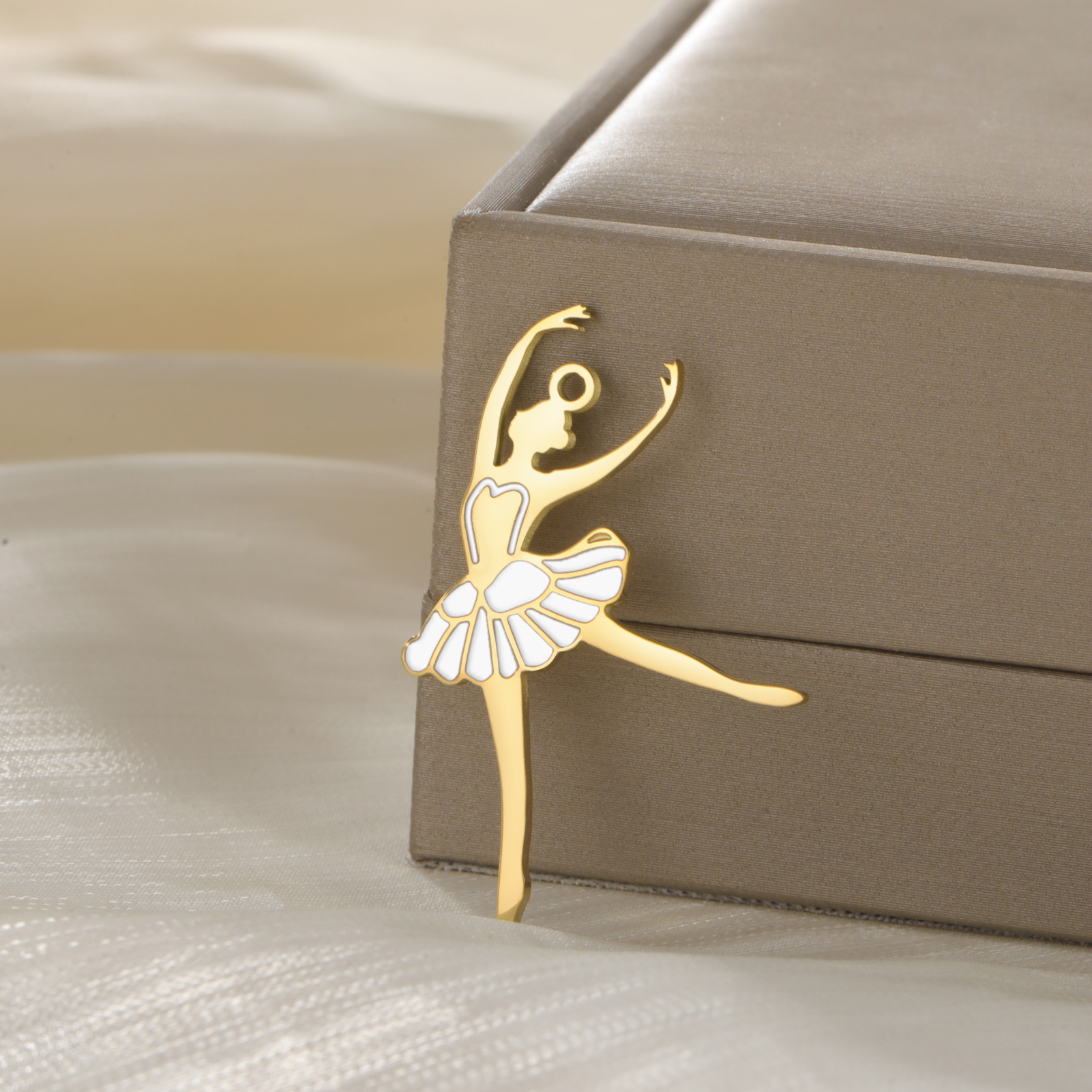 4:Golden-ballerina 2